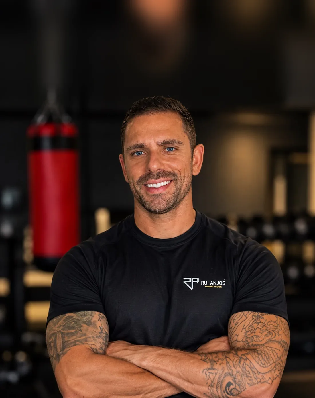 O Rui Anjos com a t-shirt da sua marca